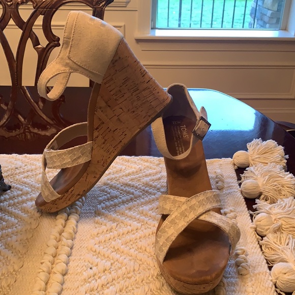 Toms Wedges - Picture 2 of 4